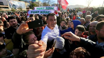 Cumhuriyet Halk Partisi Giresun Belediye Başkan Adayı Fuat Köse Gazi Caddesi’nde net konuştu. Köse, Giresun halkını sandığa davet ederek, ‘’Açık ara öndeyiz, kazanıyoruz…‘’ sözlerini kullandı